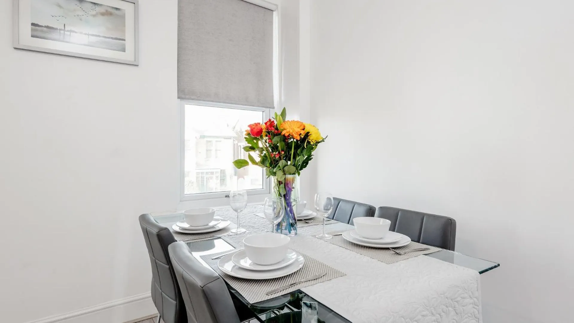 Business & Leisure 2 Bedroom & Parking By Damask Homes Ilford 0*,
