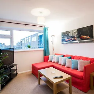 Comfy 2br Flat With Wi-fi In Bishop's Stortford